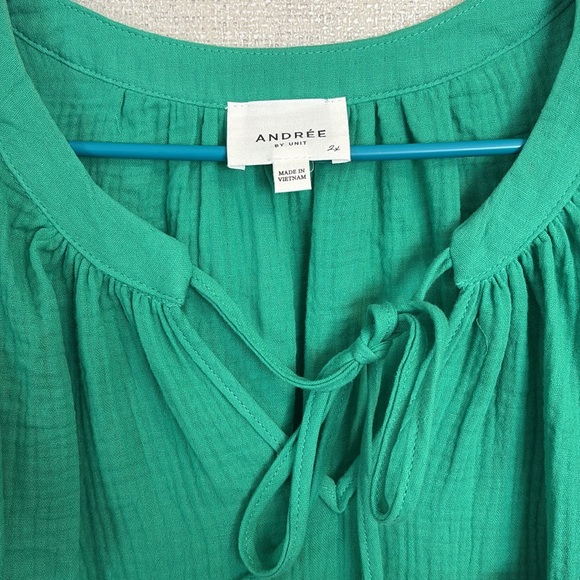 Kelly Green Ruffle Blouse - Picture 3 of 5